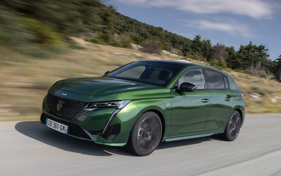 Peugeot 308, 2021, front tracking, green, French registration